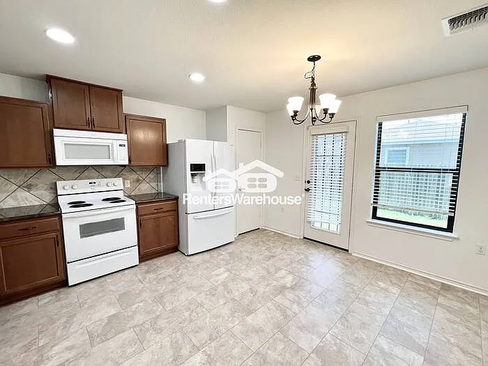 9000 Stambourne St — Photo 7