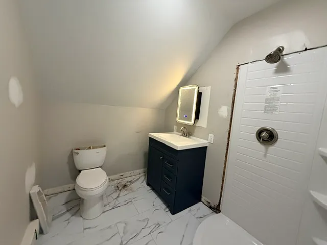 3650 Falls Rd — Photo 23