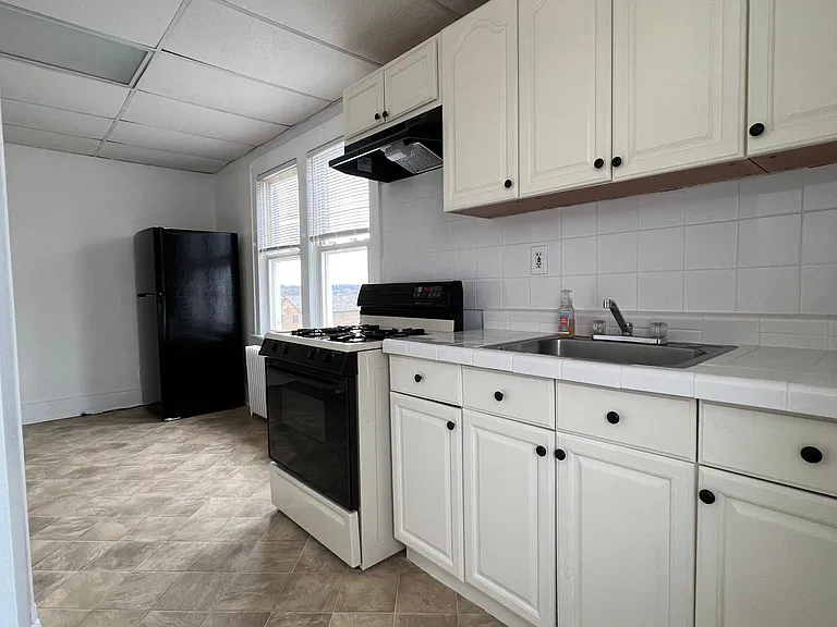 180 Stover Ave #2 — Photo 9
