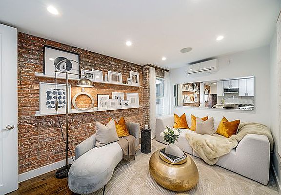 2nd image of 35 Crosby St APT 5R