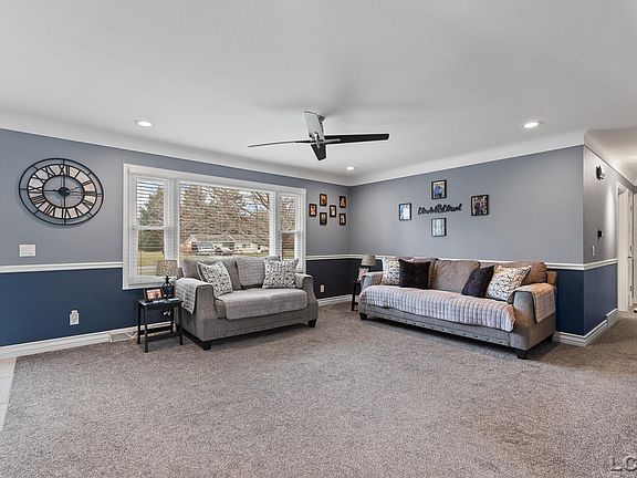 3rd image of 2634 Spielman Rd