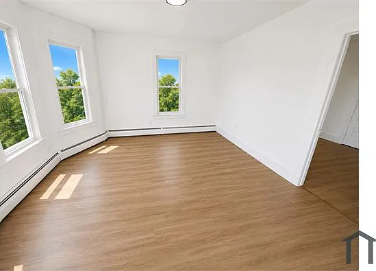 2 bed, 1000 sqft, $1,500 — Photo 1