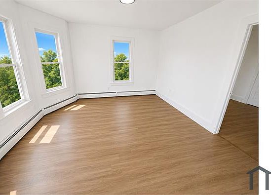 1st image of 10 Warner St #1W