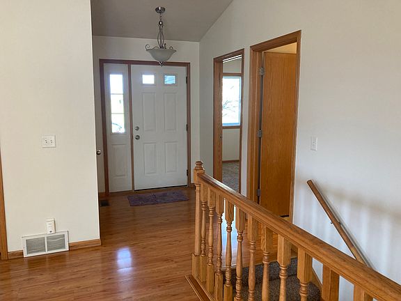 4th image of 2462A Parkview Ln