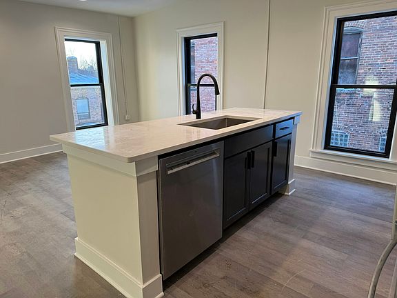 2nd image of 106 E Erie St #3A