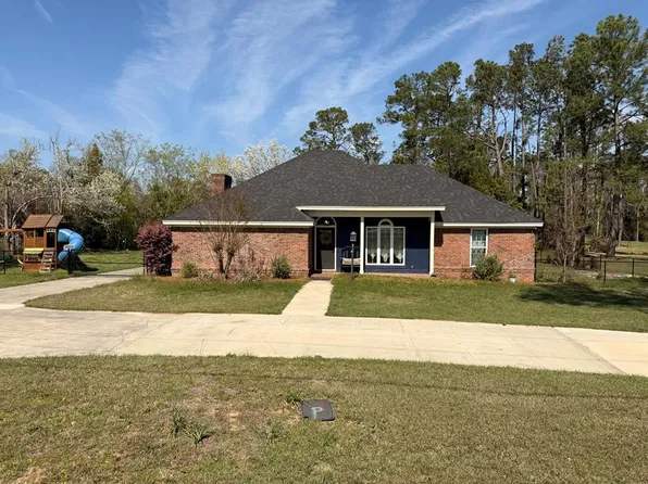 905 Walker St E, Douglas, GA 31533