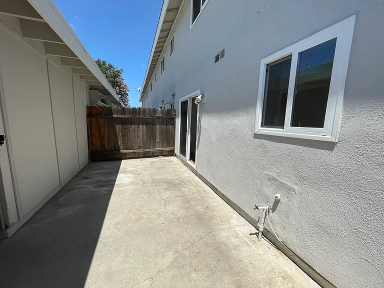 9856 Continental Dr — Photo 8