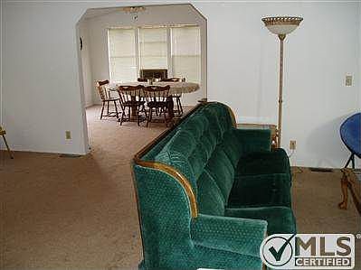 DINING IN THE BACK, TV TO THE RIGHT!