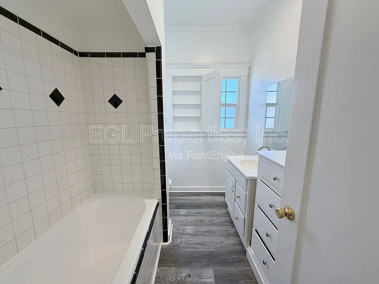 804 N Forest Ave — Photo 17
