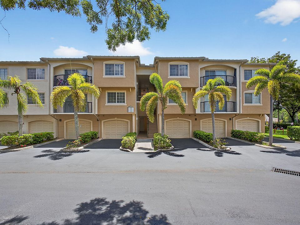 1st image of 1100 Crestwood Ct S APT 1113