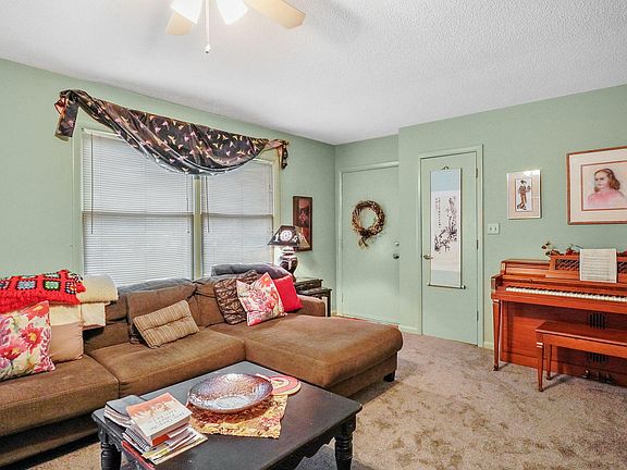 3rd image of 507 Pilgrim Ct APT C