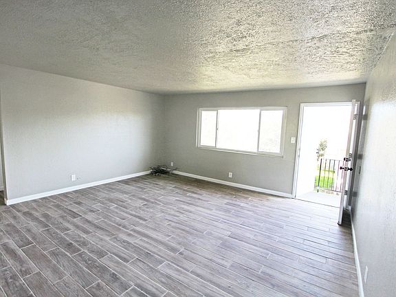 5th image of 1629 96th Ave Unit D