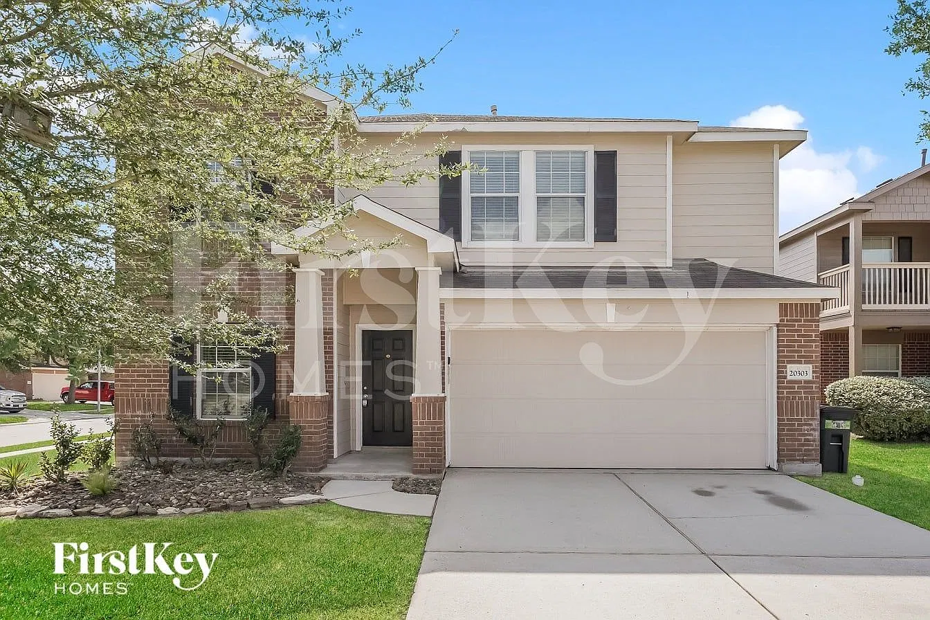 4 bed, 2.5 bath, 2680 sqft, $2,075 — Photo 1