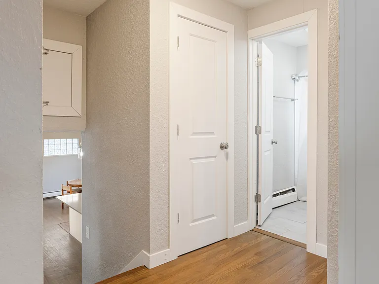 2224 Kenton St — Photo 15