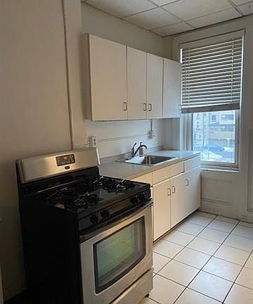 4th image of 318 Jefferson St APT 3L