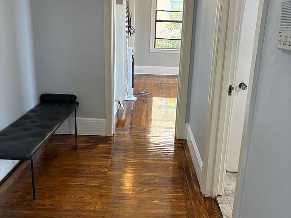 2nd image of 123 Bay Pl APT 306