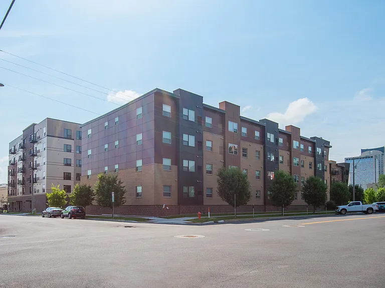 1st Avenue Flats — Photo 28