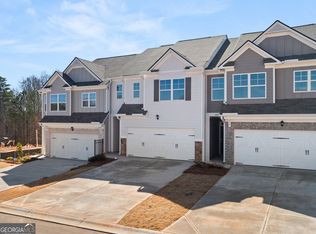 6698 Corryton St, Flowery Branch, GA 30542