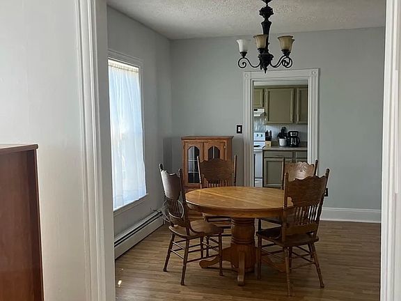 3rd image of 174 Glenwood Ave