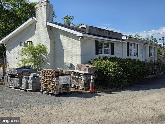 4th image of 7925 Richmond Hwy
