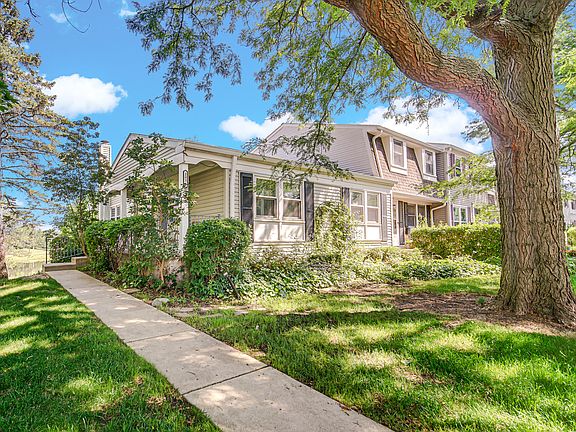 3rd image of 2034 Oxford Ct #2034