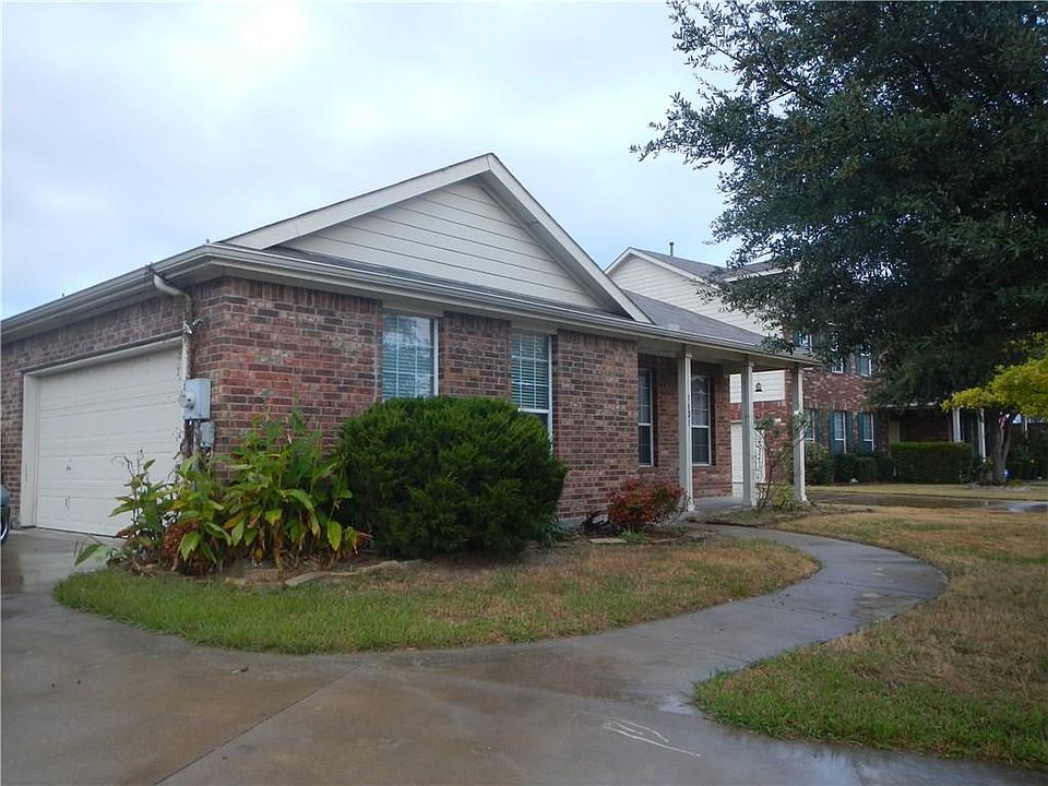 1st image of 3821 Pinebluff Ln