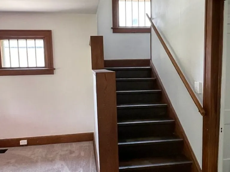 536 Pleasant St — Photo 8