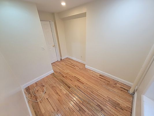 5th image of 647 W 169th St #1A