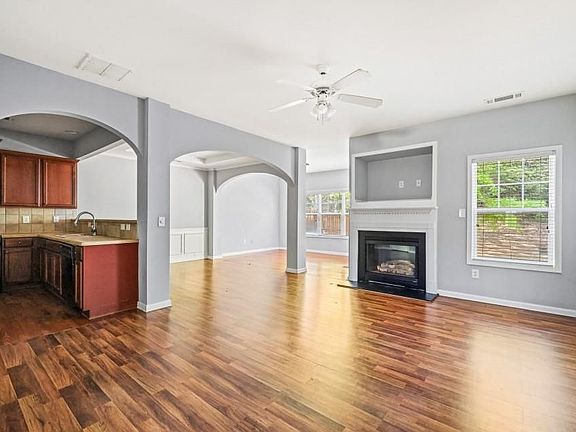 2nd image of 2892 Cross Creek Dr