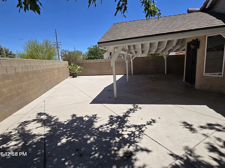 3243 E Avenue S1 — Photo 15