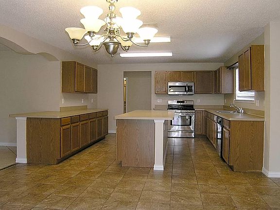 4th image of 7125 Lake Hawkins Dr