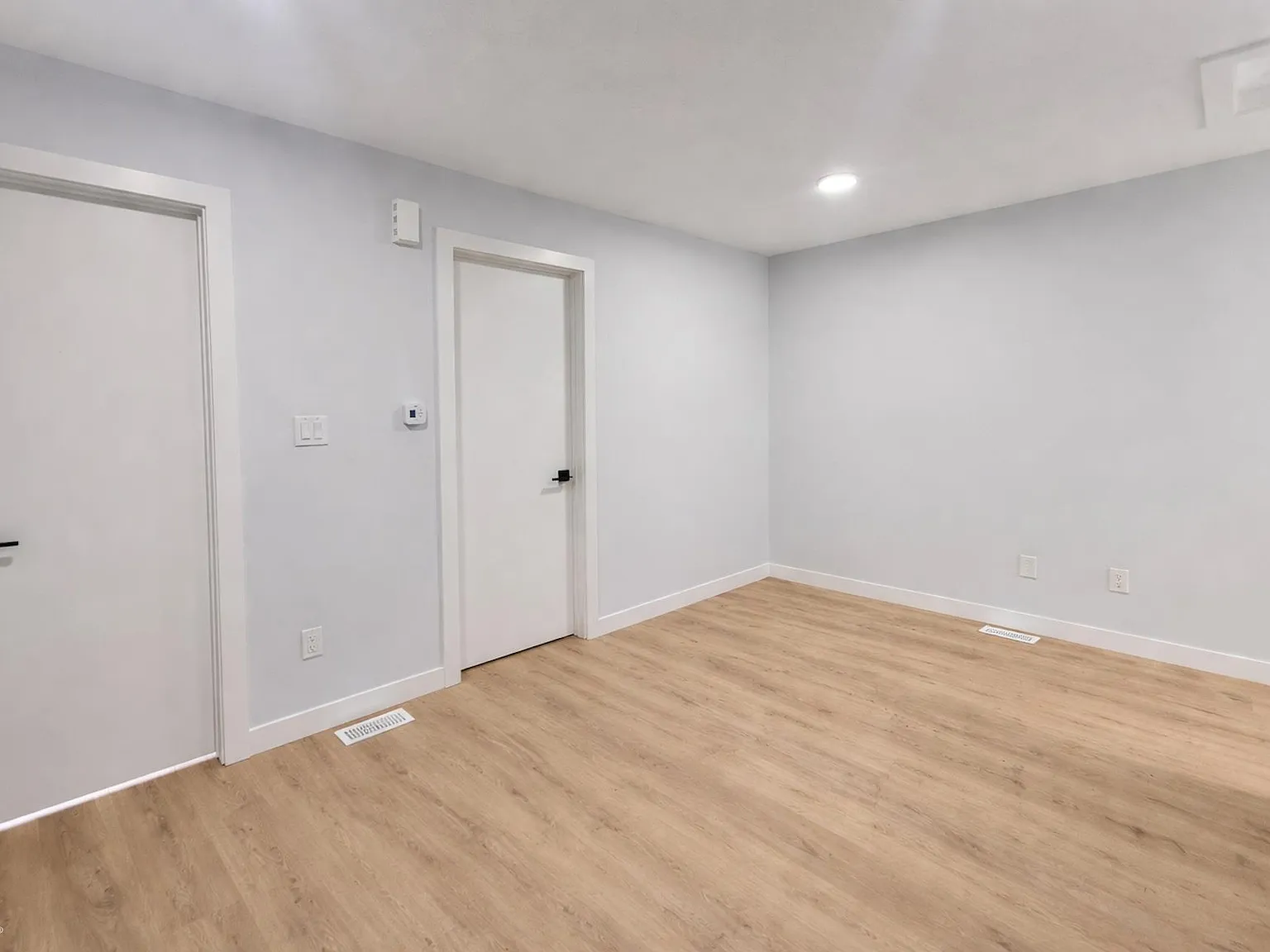 2 bed, 1.0 bath, 499 sqft, $1,145 — Photo 4