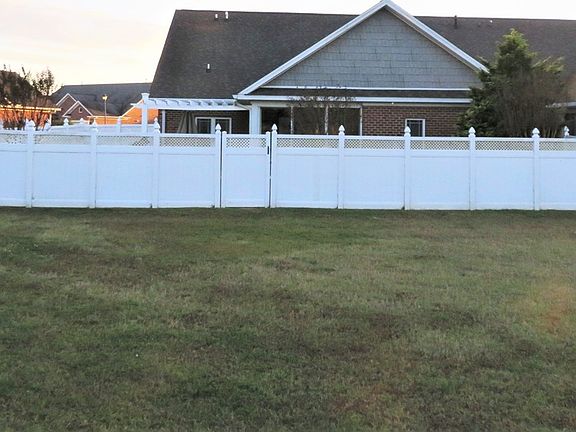 4th image of 132 Savannah Cir N