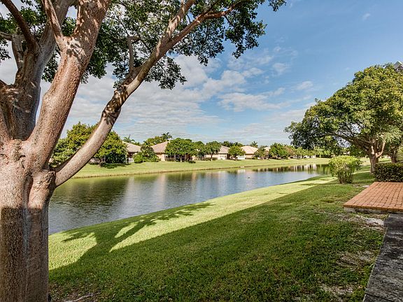 2nd image of 266 Coral Trace Ln