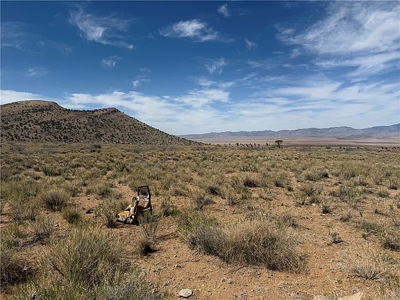 2nd image of 7130 N Corral Rd