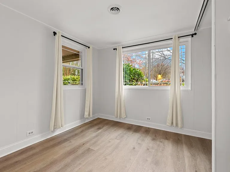 166 Northwestern Ave — Photo 21