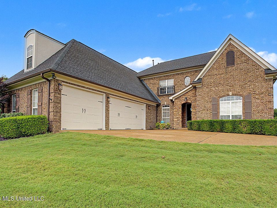 1st image of 39 Winter Oaks Dr