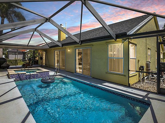 4th image of 6445 Indian Wells Boulevard
