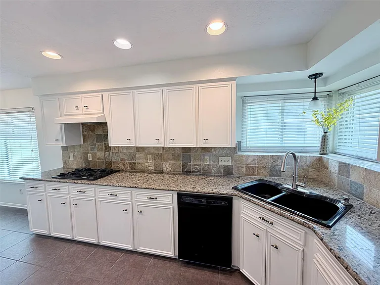 2306 Rushbrook Dr — Photo 10