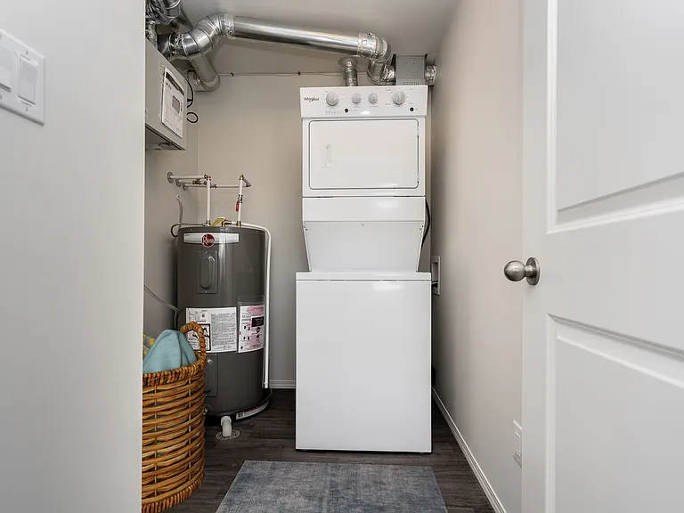 585 Ballantrae Dr — Photo 94