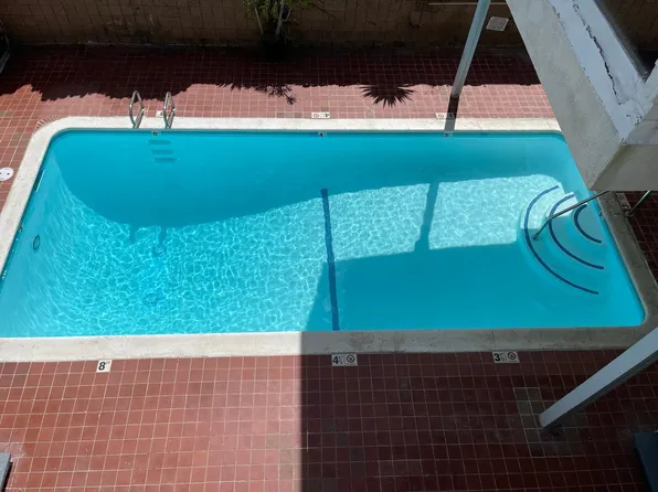 2122 Ocean Park Blvd APT 8, Santa Monica, CA 90405