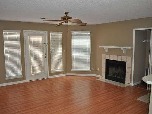 4th image of 1114 Sandy Lane Dr