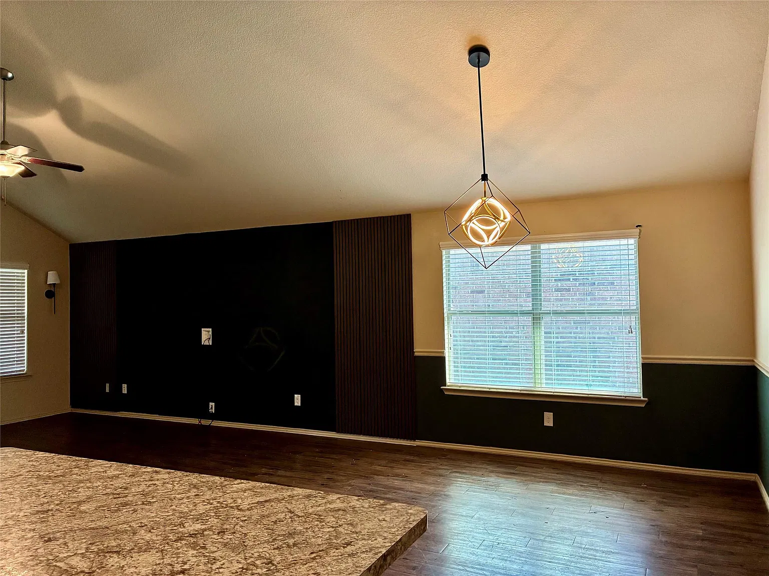 4 bed, 2.0 bath, 1918 sqft, $2,200 — Photo 3