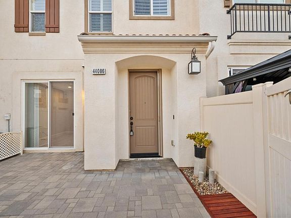 3rd image of 44086 Calle Luz