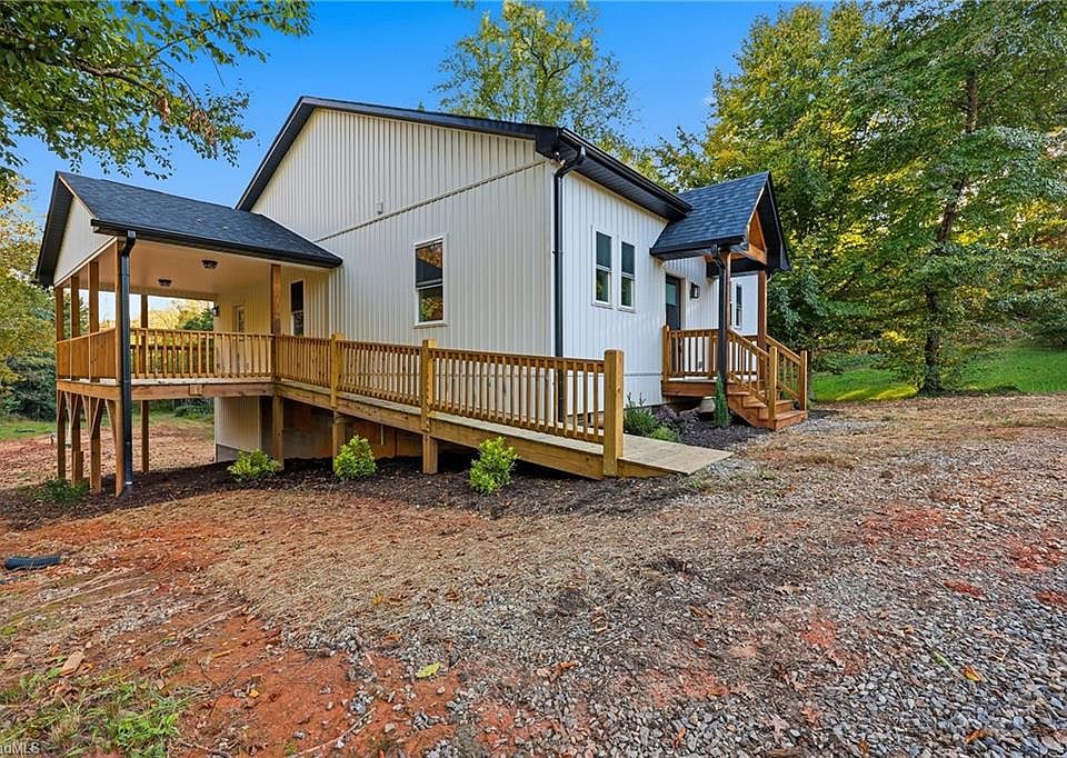 1st image of 625 Gunters Hill Rd