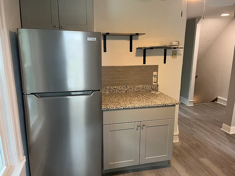 409 Newton Ave #2 — Photo 6