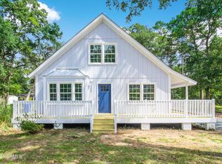 308 NE 59th St, Oak Island, NC 28465
