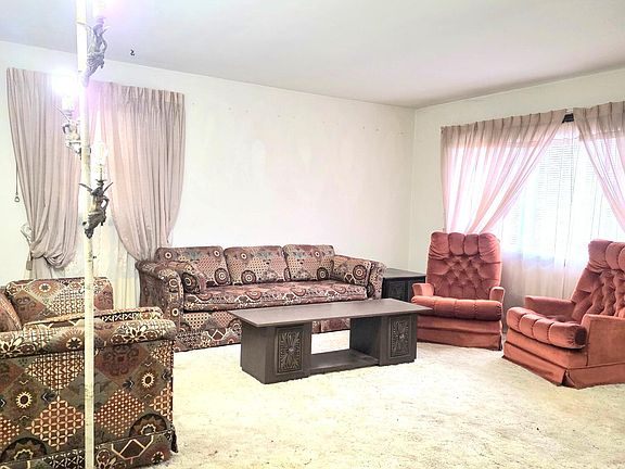 4th image of 709 Porter St