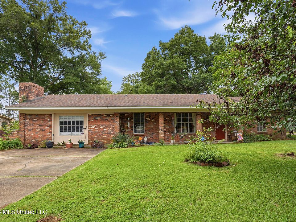 1st image of 221 Saint Augustine Dr