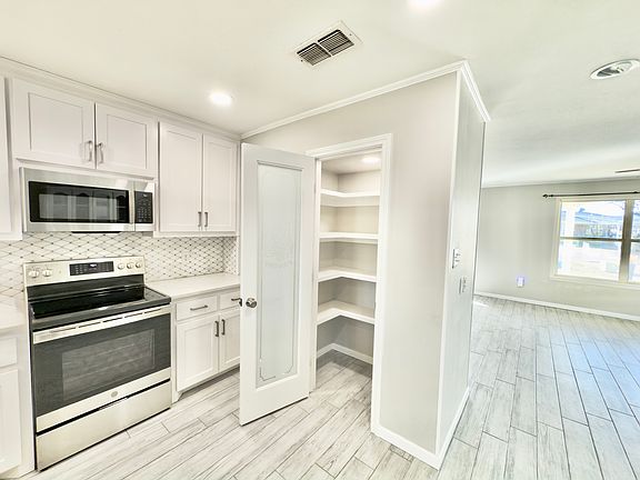 5th image of 18250 Shore Dr